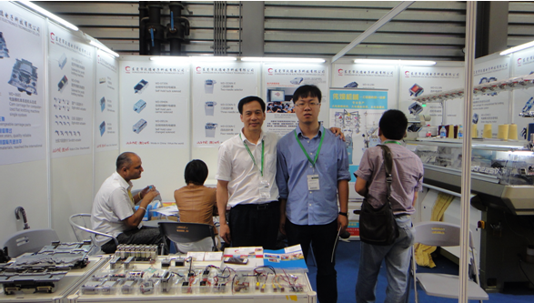 與中捷董事長合影