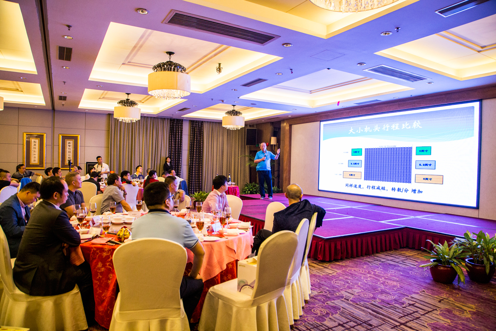 松谷機(jī)械顏總做客戶見證